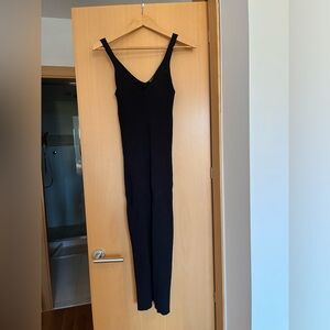 Dress Forum Ribbed Scoop Neck Midi Dress in BLACK